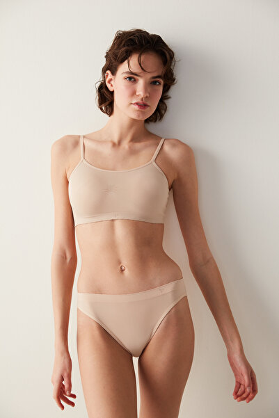 Penti Bőrszínű Basic fedett varrat nélküli, aládrót nélküli melltartó