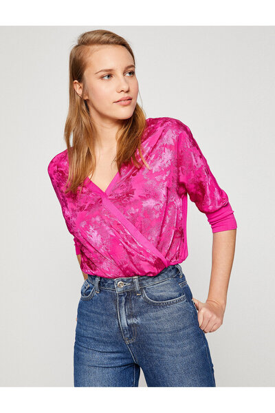 Koton Дамска розова тениска с V-образно деколте 8YAK13741EK