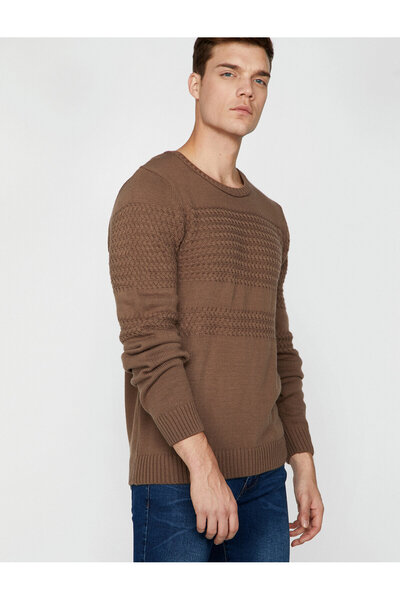 Koton Strickpullover – Design mit Rundhalsausschnitt