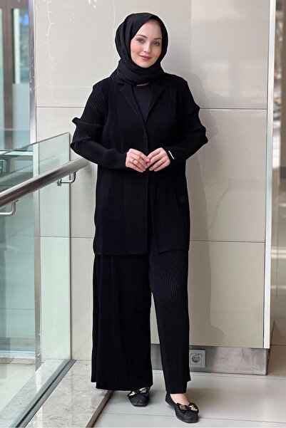 Ghisa Pleated Jacket and Pants Set