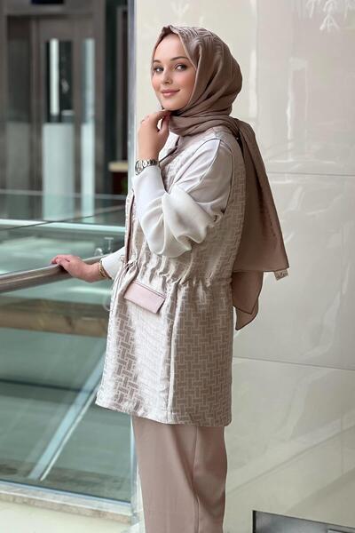 Ghisa Self-Patterned Vest and Trouser Set with Waist Stopper