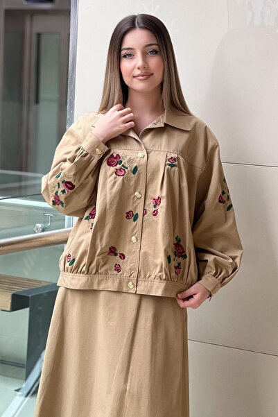 Ghisa Floral Embroidered Snap Fastener Jacket Skirt Set