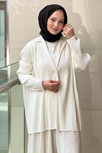 Ghisa Pleated Jacket and Pants Set