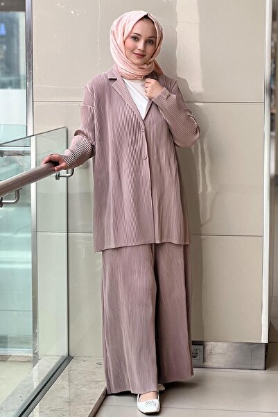 Ghisa Pleated Jacket and Pants Set