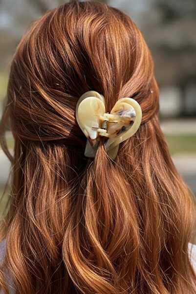 CAŞ DEKORASYON Κρεμ χρώμα Καρφίτσα με φιγούρα καρδιάς