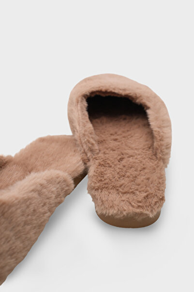 Capone Outfitters Cecile Women's Plush Closed Toe Slippers