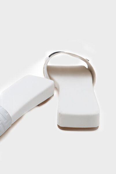 Capone Outfitters Mame Blunt Toe Metal Accessory Short Heeled Comfort Women's Slippers