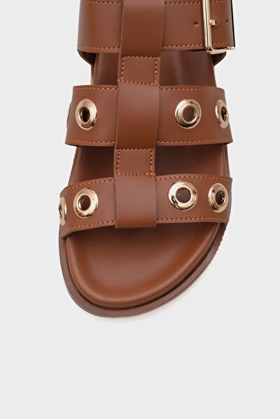 Capone Outfitters Valene Flat Heel Gladiator Women's Sandals with Metal Accessories