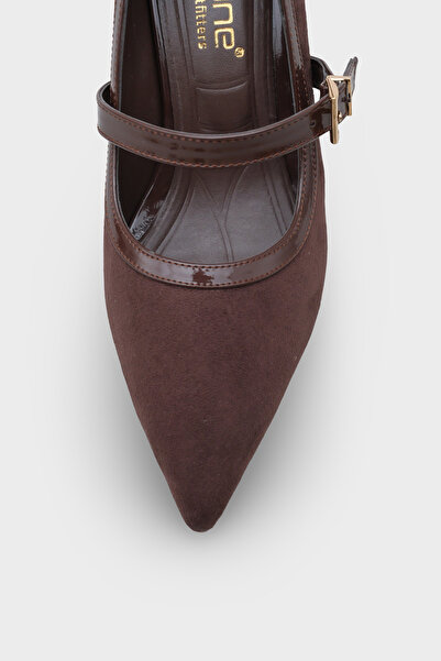 Capone Outfitters Γυναικεία παπούτσια Susann με μυτερή μύτη, χοντρό μεσαίο τακούνι, λουράκι και ψεύτικο καστόρι