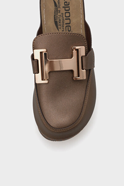 Capone Outfitters Anatómiai puha, kényelmes talpú éksarkú anyapapucs