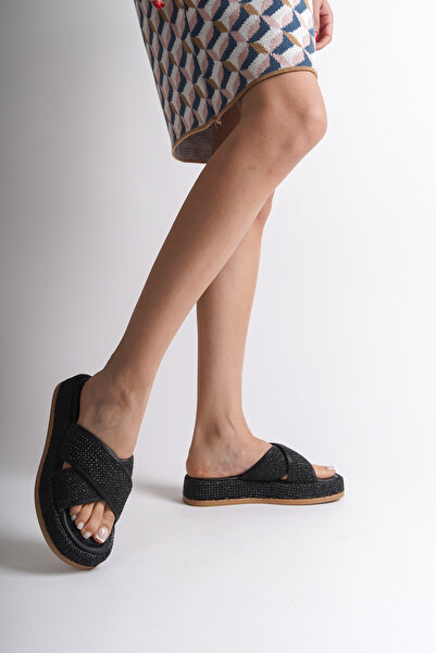 Capone Outfitters Flat Heeled Straw Cross Strap Women's Sandals