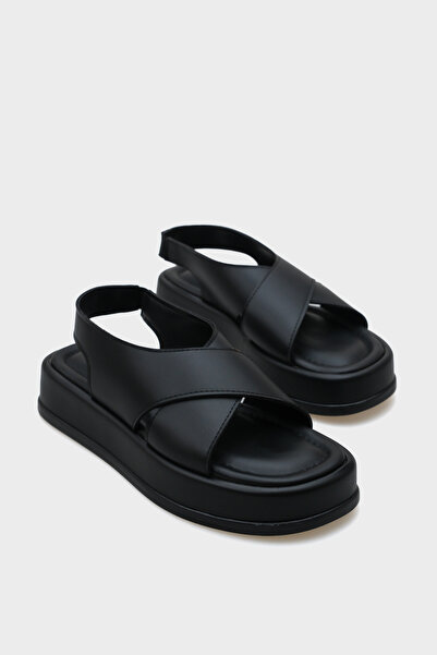 Capone Outfitters Dena Dolgu Topuklu Çapraz Bantlı Kadın Sandalet