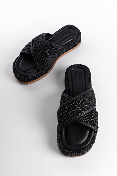 Capone Outfitters Flat Heeled Straw Cross Strap Women's Sandals