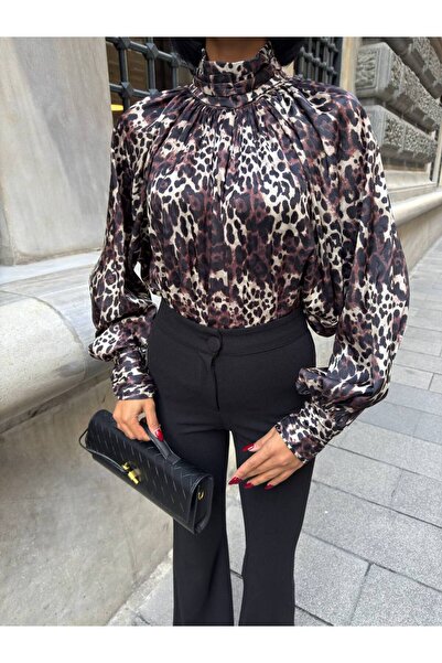 OLSAMODA BLUZĂ DE SATIN imprimeu leopard CU DETALII LA GULERUL ȘI LA MANUȘILE...