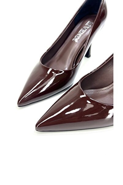 livendi ROMY Kadın Kahve Elegan Rugan Sivri Burun İnce Topuklu Ayakkabı Stiletto