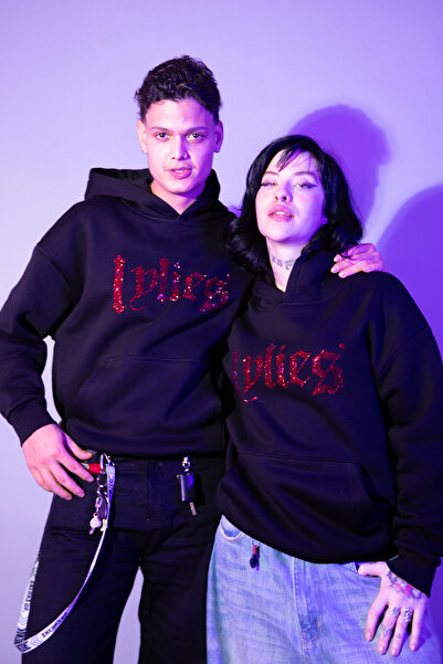 Sekizbiraltı Lylies Kırmızı Taş Baskılı Oversize Unisex Siyah Hoodie