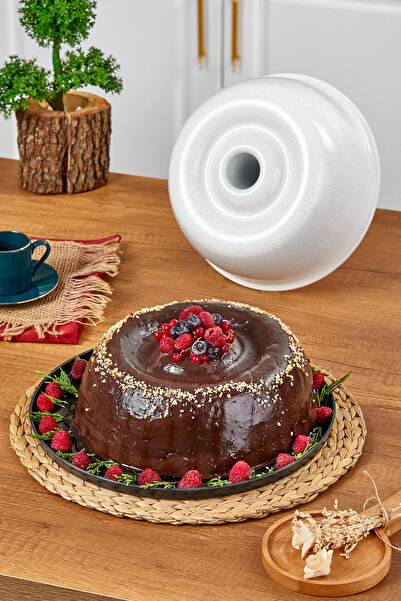 Taç Cast Drop Cake Mold Cream