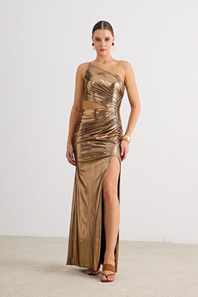 Carmen Χάλκινο Γυαλιστερό πλεκτό βραδινό φόρεμα με χαμηλή κοπή με σκίσιμο