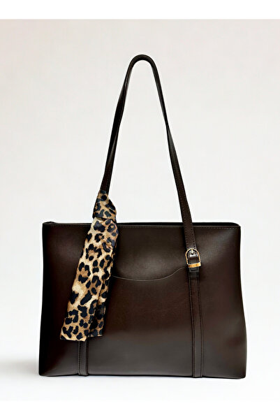 fular & bags حقيبة كتف وذراع نسائية بنية اللون مع وشاح وسحاب