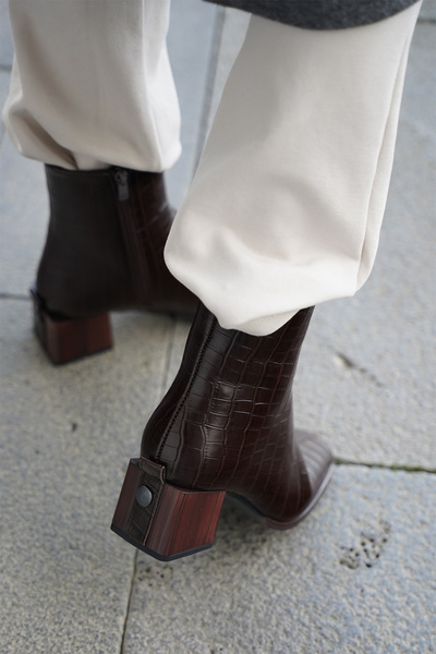 Marjin Дамски ботуши на ток и ботуши с тъп пръсти Дървена шарка на тока с цип Ежедневни класически ботуши Sayen Brown Croco