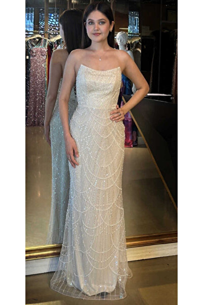 Abiyeniall Krem Straplez Yaka Sırt Dekolteli Düz Kesim Pullu Boncuklu Uzun Abiye Elbise 7778