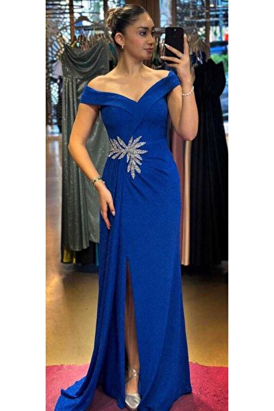 Abiyeniall Saks Madonna Yaka Taş Detaylı Yırtmaçlı Düz Kesim Simli Uzun Abiye...