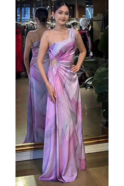 Abiyeniall Lavanta Tek Kollu Bel Dekolteli Kloş Etekli Saten Uzun Abiye Elbis...