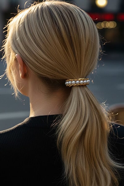 CAŞ DEKORASYON Cataramă din cauciuc cu perle metalice de culoare aurie