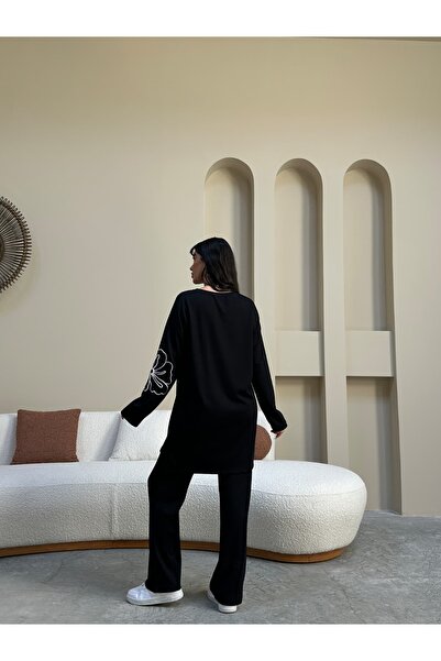 Moda İkra Γυναικείο κοστούμι με κέντημα στο επάνω μέρος και λεπτομέρεια στο κάτω μέρος