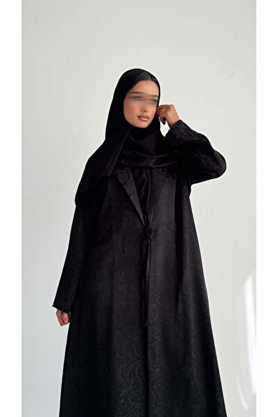 AYA mw1839 عباية جاكار فاخرة بتصميم ياقة بليزر ناعم مع ربطة أمامية تمنحك إطلالة راقية وعصرية