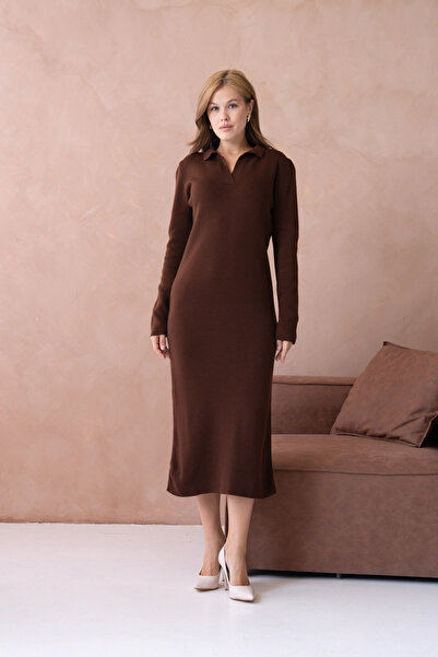 Park Karon Дамска рокля с поло яка, мека текстура и дължина макси, изработена...