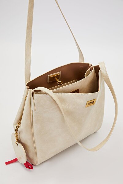 Levidor Mink knit accessory detailed shoulder bag