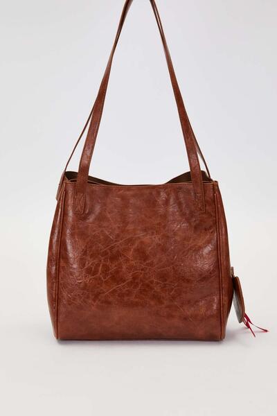 Levidor Dark brown knitted accessory detailed shoulder bag