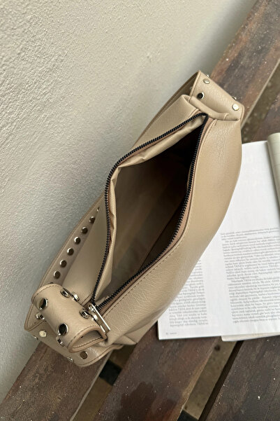 LEONAS Γυναικεία τσάντα χειρός και ώμου με λεπτομέρεια με καρφιά Lisbon ST0037