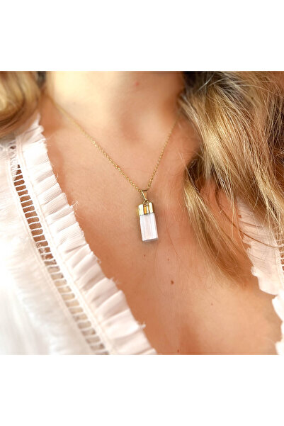 Moonlight Jewelry Gold Goddess Pendant Necklace – Selenite