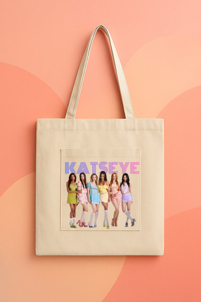 lovver DESIGN GRUPUL KATSEYE, IMPRIMARE PREMIUM, GEANTĂ DE UMĂR DIN PÂNZĂ 100...