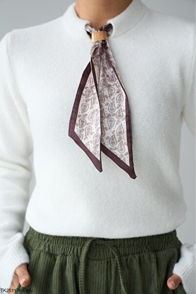 CADDELAMODA Women's Scarf Sweater