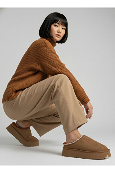 Roy Jones ® I Lifestyle Trendy Uggsy Women's Embroidery Detailed Fur-Lined Slippers