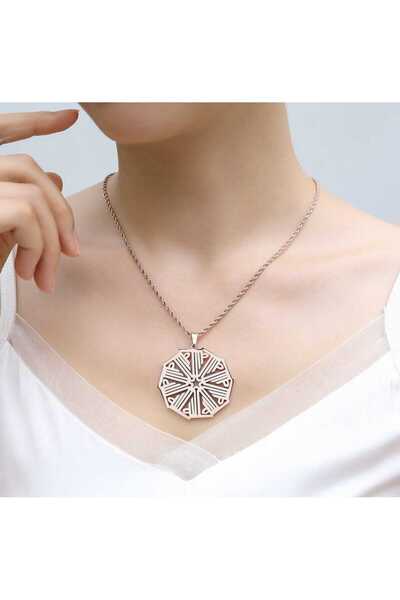 Fstyle Luxury silver necklace with an octagonal geometric design - modern Arabic calligraphy with a braided chain