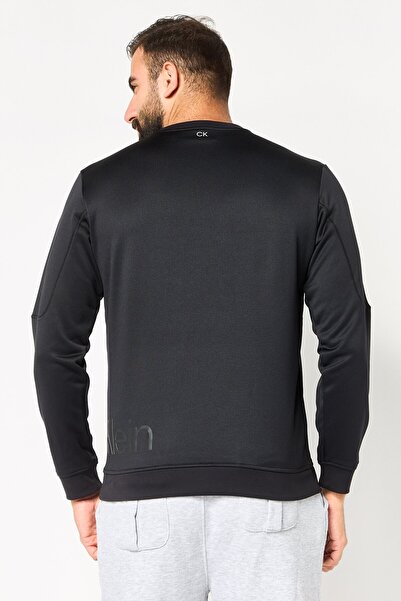 Calvin Klein Men Sportswear Fit Long Sleeve Outdoor Sweatshirt, Black