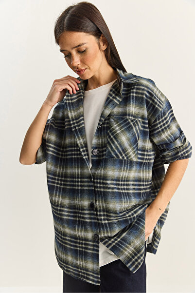 Bianco Lucci Women's Single Pocket Detailed Oversize Plaid Shirt 513 60283572