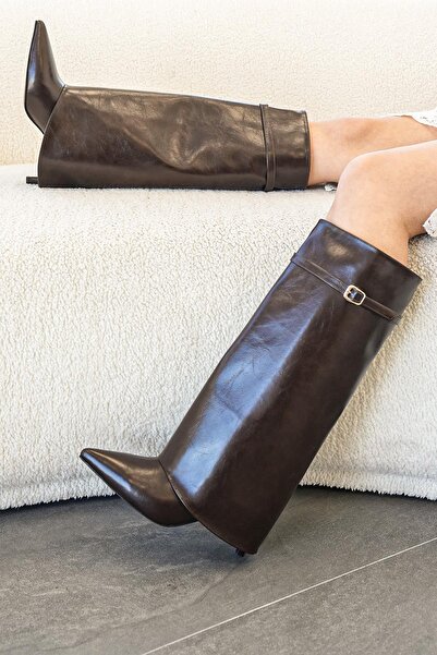 Stilbagshoes Cizme de damă cu toc înalt SOFİA, cu detaliu cu cataramă laterală, maro