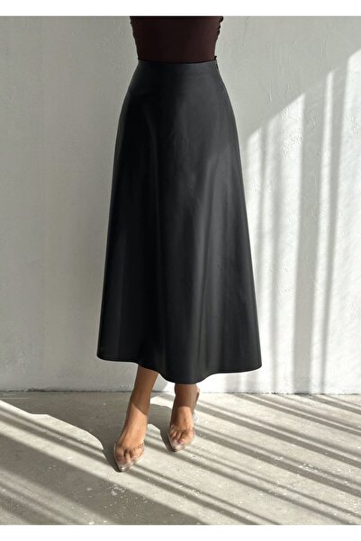 UNBOX Plum Leather Midi Skirt – Black