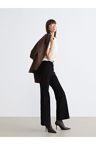 LC Waikiki Seray Yeni Sezon Dar Fit İspanyol Paça Kadın Kadife Pantolon