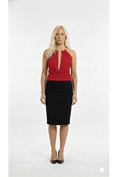 Pia Tija Sırt ve Göğüs Dekolteli Boyundan Demirli Bluz