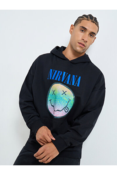 Styli هودي رجالي أسود برسومات نيرفانا قصة فضفاضة