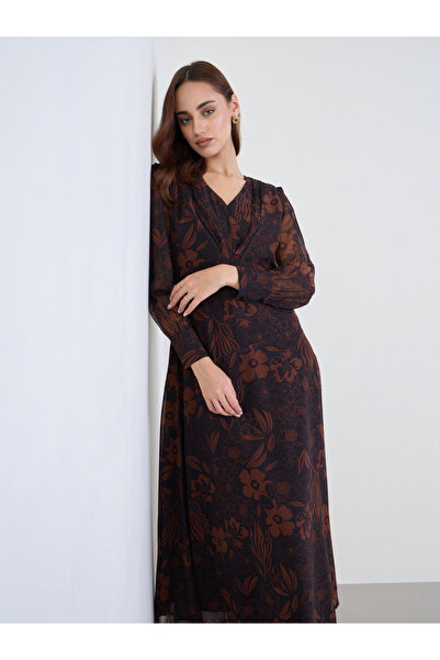 Styli Floral Maxi Dress with Fold Pleat