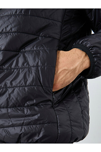 Styli Men Black Oversized Puffer Jacket with Hood