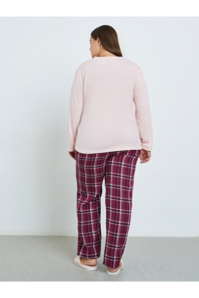 Styli Plus Size Solid V Neck T-Shirt and Check Pyjama Set