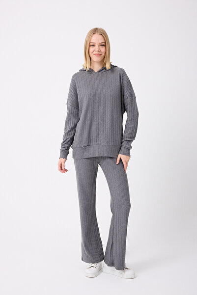 Silk & Spice طقم نسائي قماش مجدّل من القماش المحبوك بأكمام الخفاش بغطاء رأس و...